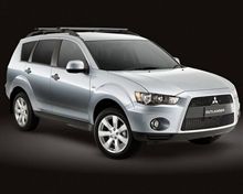 Mitsubishi Outlander ACTIV Limited Edition ・・・・ 