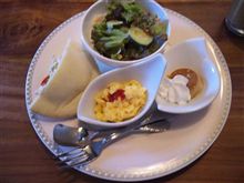 休日の朝は。