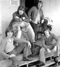 ♪Roll On Down The Highway