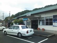 腰が・・・