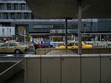 今日は揺れました。