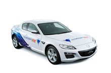 水素RE搭載のRX-8がル･マン24Hr.のコースを走る