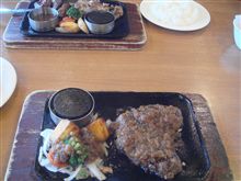 姫はハンバーグを食べたいのだ♪