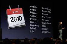 Steve Jobs introduces iPhone 4 at WWDC Steve Jobs introduces iPhone 4 at WWDC