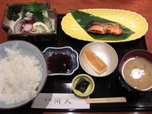今日のランチは、「閑人」焼き魚とお造りの定食1,000円