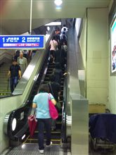 ♪エスカレーターは右？左？