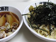 今日のディナーは、地元の「大勝軒」冷やしつけそば大盛