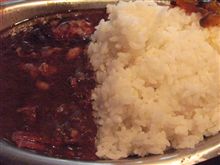 今日のランチは、「もつ千」もつカレー500円
