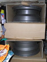 ハチロク用品の山