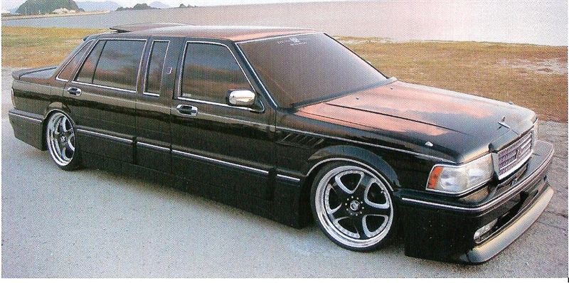 【オープニング大セール】 日産Y31セドリック・リムジン・ジャンクション・プロデュース 自動車