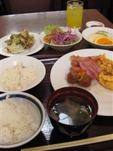 ホテルの朝食バイキング2日目