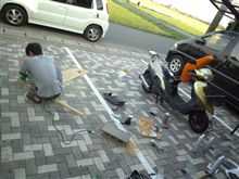 連休最終日。車は預けてるし彼女も休みだし・・・バイクでも修理するか^^; 連休最終日。車は預けてるし彼女も休みだし・・・バイクでも修理するか^^;
