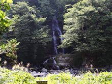 滝にたどり着けず滝を見る 滝にたどり着けず滝を見る