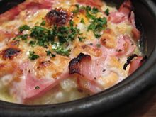 今日のディナーは、アリオ北砂「神戸元町ドリア」熟成ベーコンと卵のカルボナーラ風ドリア