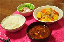 今日は肉じゃがでしたわ♪