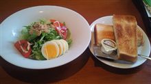 朝食なう