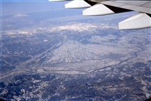飛行機の窓から見えるもの