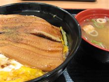 今日のランチは、某サービスエリアの鰻丼