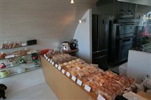 今日もお気に入りのパン屋さんへ