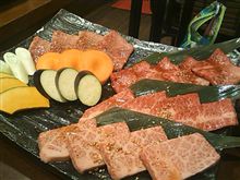 またまた美味いもの頂きました。これがカルビざんまいっ♪