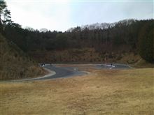 サーキットに蔓延る白い粉・・・。