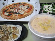 今日のディナーは、「PIZZA SALVATORE CUOMO」の冬のファミリーセット3,880円