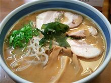 渾身のエルボー。 渾身のエルボー。