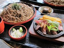 今日のランチは、「HIROZ CAFE&amp;BAR」十割そばステーキ定食 1,000円