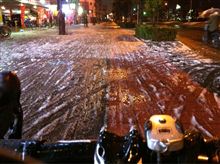 雪は雨に変わり、