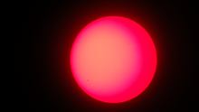 太陽の巨大黒点とらえた！