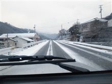 山は今日も雪が・・・汗