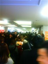 新宿駅は凄い人