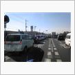 ガソリン待ち渋滞 炊き出しや ...