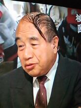 髪型は、何故に。。。！！！