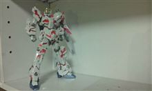 ユニコーンガンダム組み立て中(*￣∇￣)ノ2