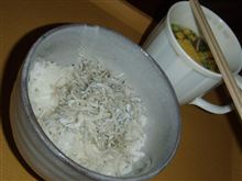 朝食は北茨城産の釜揚げしらすで♪