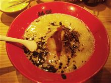 さてさて・・・夜食でも食べますか～( *&#180;艸｀)ｸｽｸｽ