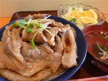 今日のランチは、福島「西華」肉丼