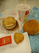 今日のブレックファーストは、朝マック！マックグリドル＆フィレオフィッシュ