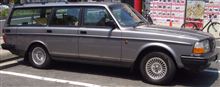 ちょっと懐かしいボルボ240ワゴン♪ ちょっと懐かしいボルボ240ワゴン♪
