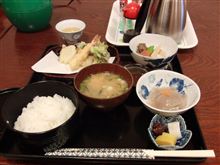 温泉の後の昼食