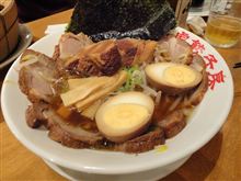 デラックスラーメン（紅虎餃子房）