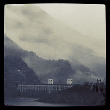 雨の小河内ダム