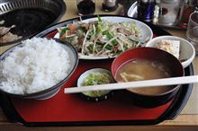 闘牛でレバニラ炒め定食（ぇ