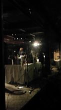 今日は結婚式の二次会に…