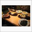 サイゼリアで食事しています。