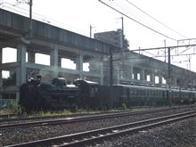 SLが走るよ夢乗せ希望乗せ　