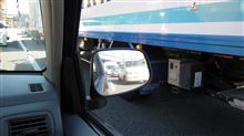 寄らば大型車の陰