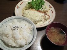 今日のランチは、赤坂「一鳥」チキン南蛮定食 890円