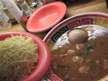 今日のディナーは、「じゃんがら」こぼんしゃん 半熟味玉子 替玉２回 度々